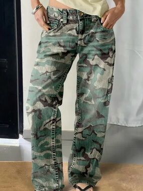 Flamingals Green Camo Cargo Jeans M NWT